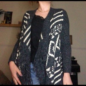 Hollister - Grey Aztec Print Cardigan